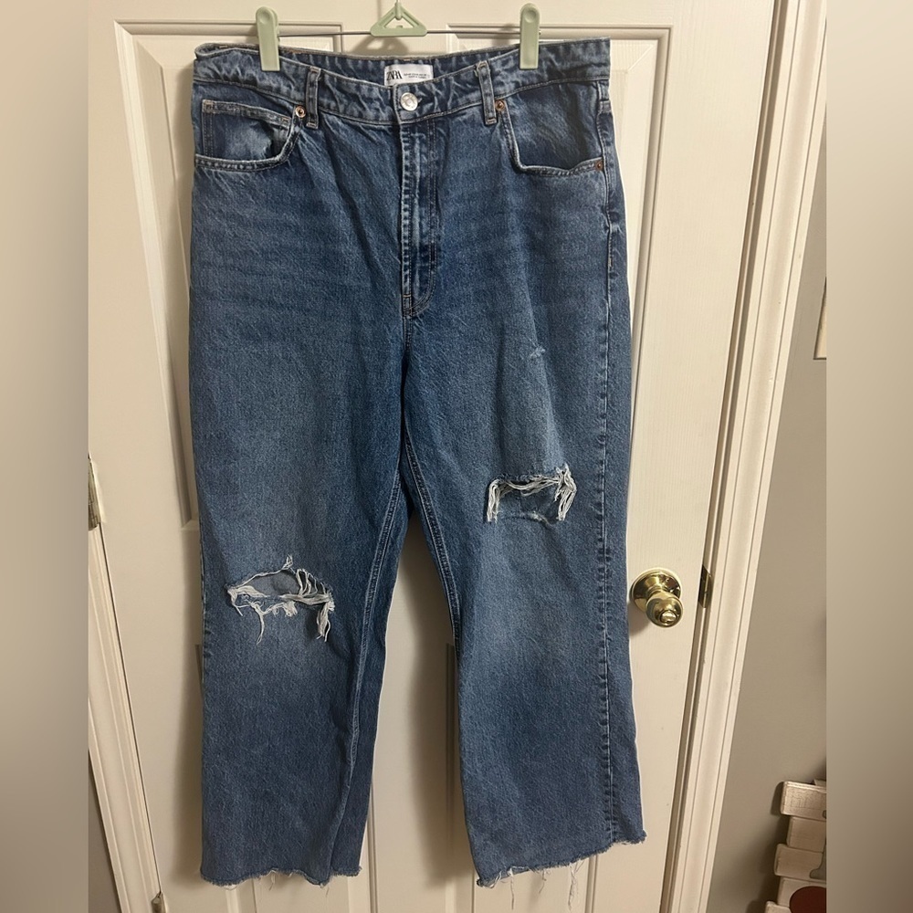 ZARA Distressed Knee & Hem Medium Wash Straight Leg Blue‎ Jeans 5 Pocket 14